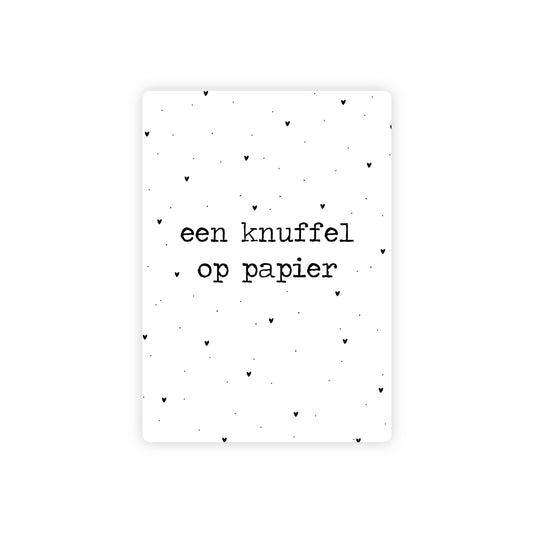 Ansichtkaart - een knuffel op papier - zwart/wit - A6