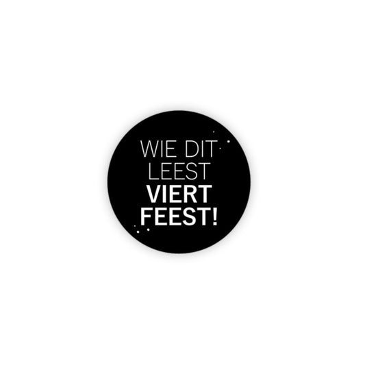 Cadeaustickers XL - wie dit leest viert feest - 10 stuks